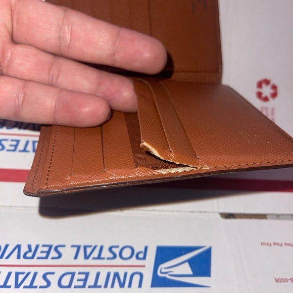 Vintage Louis Vuitton monogram wallet - Picture 7 of 13